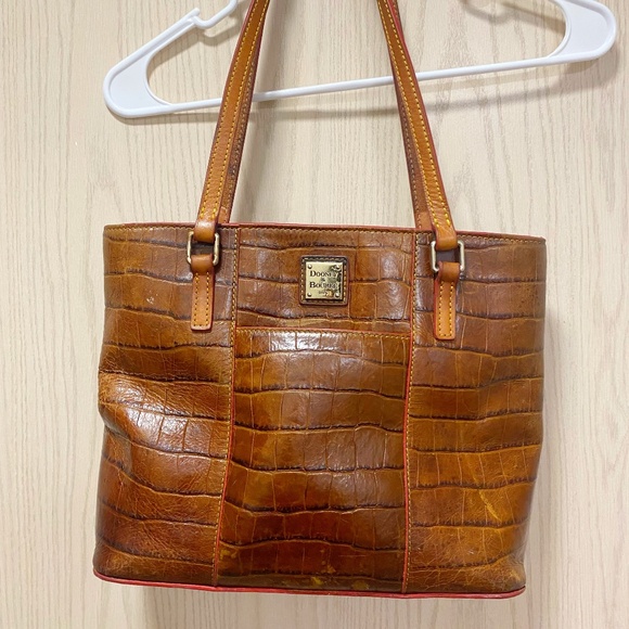 Dooney and  Bourke’s   Brown Croc Embossed Leather  Shoulder Bag . - Picture 1 of 12